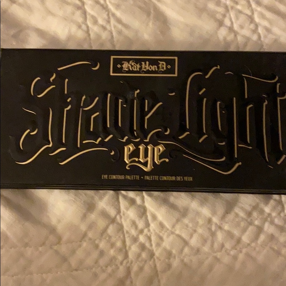 Kat Von D eyeshadow palette